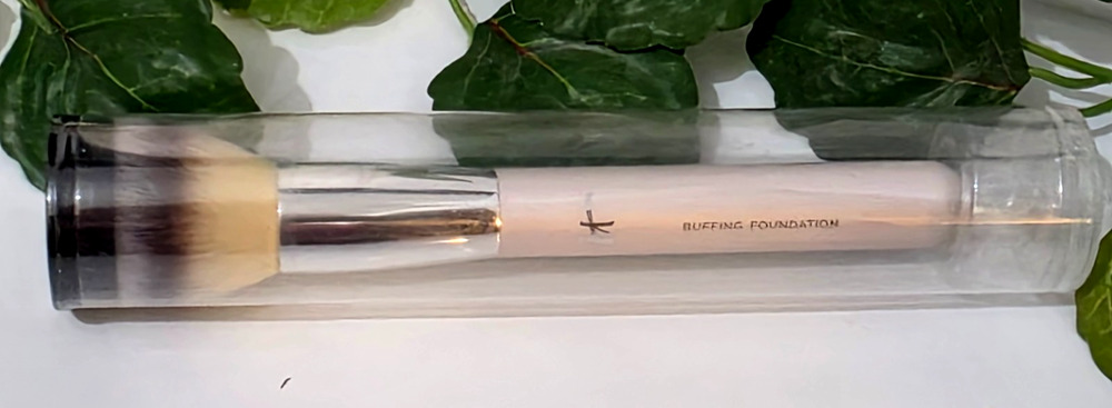 NEW it Cosmetics Heavenly Luxe Buffing Foundation Brush, New sealed